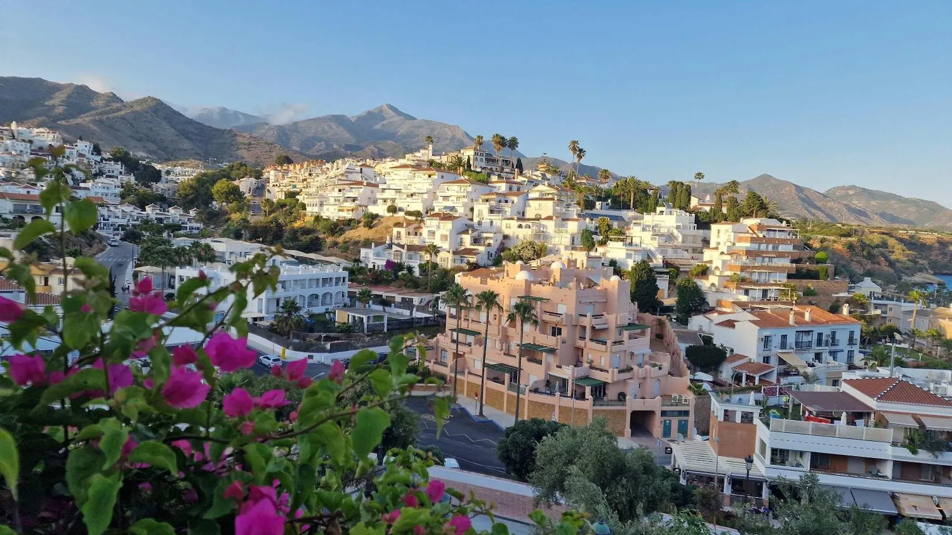 Shr062 Two Bedroom Apartment Valparaiso In Nerja Espagne